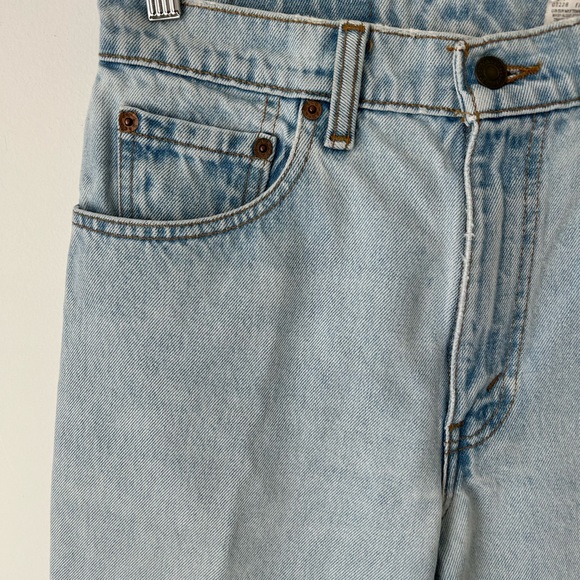 Vintage Levis 550 Light Wash relax fit Jeans Made in Canada - Picture 3 of 16